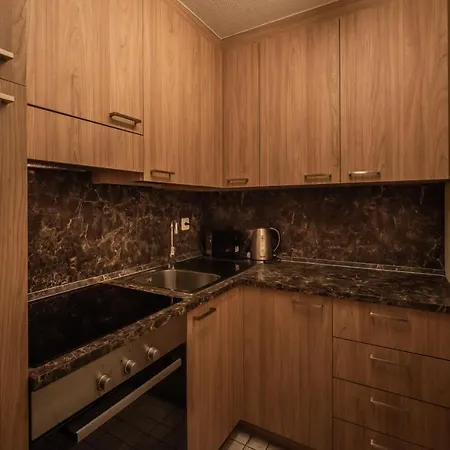 Wonderland: Mezzanine For 4 翁根