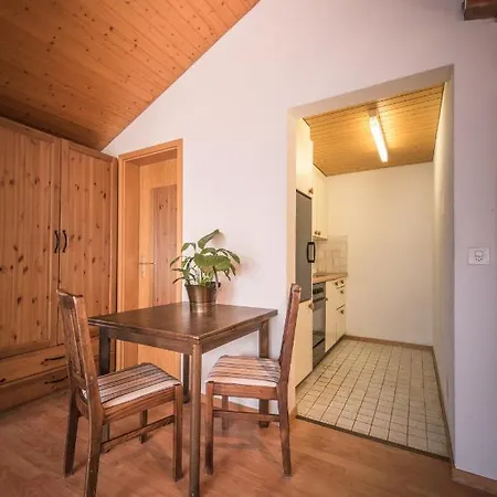Apartment Wonderland: Mezzanine For 4