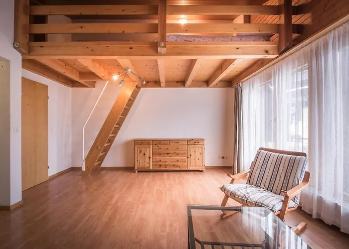 Wonderland: Mezzanine For 4